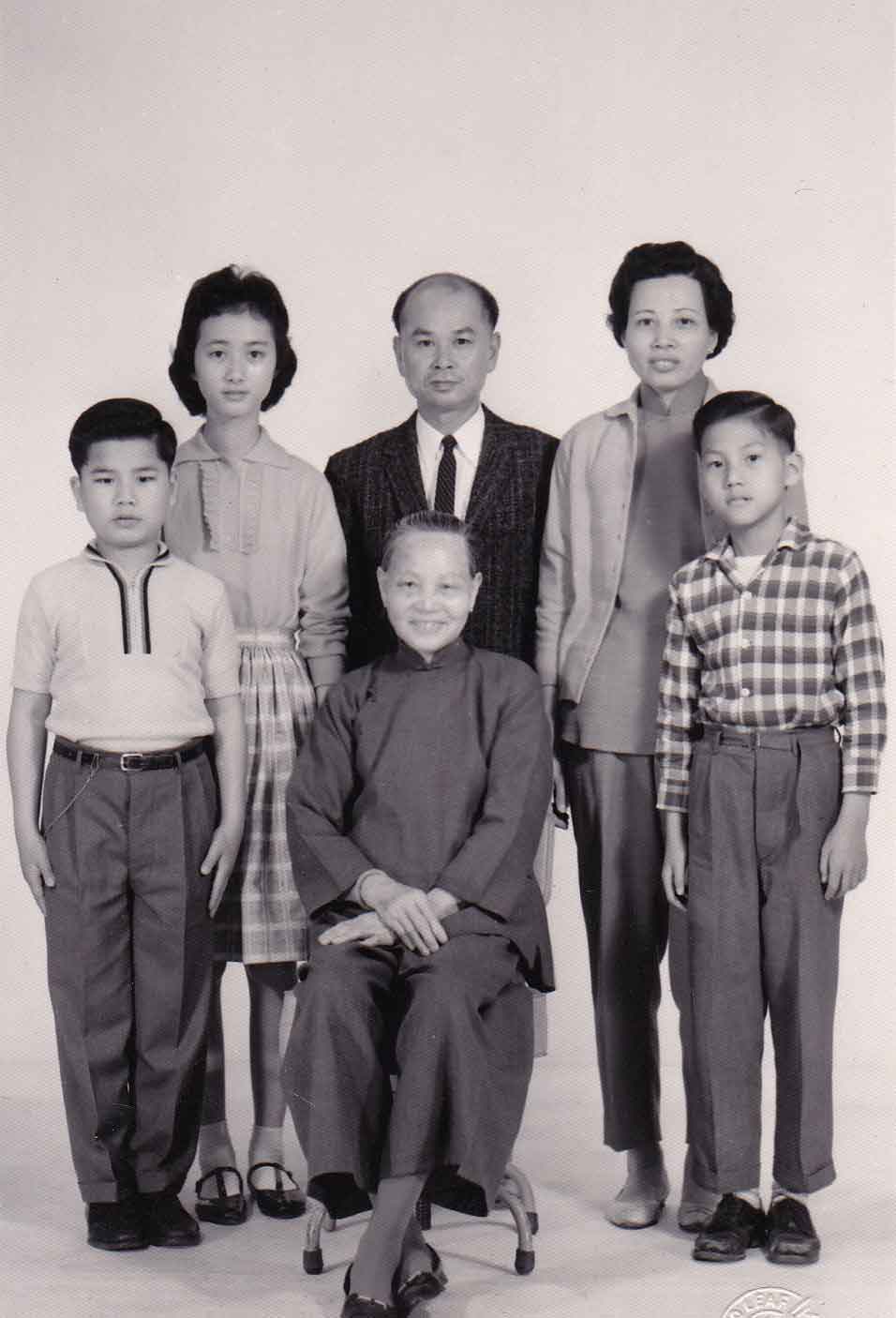 (L-R) Donald, Barbara, Nging Pie, Ngan Oy, Hong, Mei